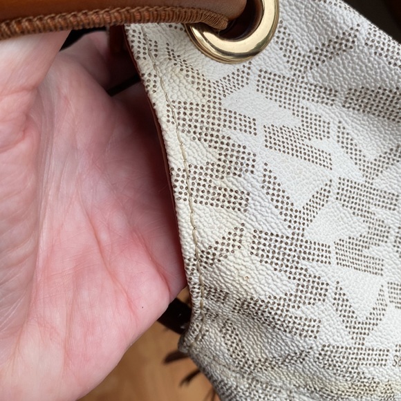 Authentic Michael Kors Purse - Picture 10 of 11